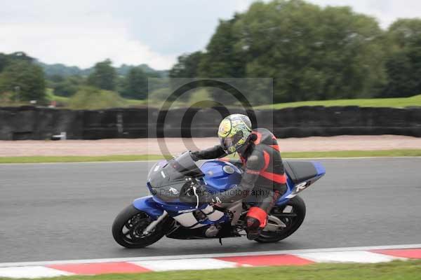 Motorcycle action photographs;event digital images;eventdigitalimages;no limits trackday;oulton park;oulton park circuit cheshire;oulton park photographs;peter wileman photography;trackday;trackday digital images;trackday photos