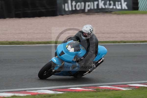 Motorcycle action photographs;event digital images;eventdigitalimages;no limits trackday;oulton park;oulton park circuit cheshire;oulton park photographs;peter wileman photography;trackday;trackday digital images;trackday photos