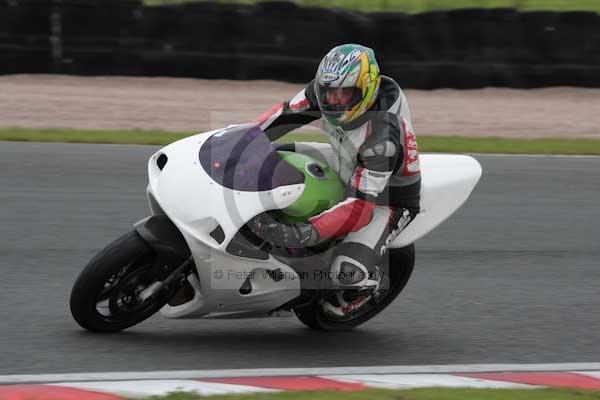 Motorcycle action photographs;event digital images;eventdigitalimages;no limits trackday;oulton park;oulton park circuit cheshire;oulton park photographs;peter wileman photography;trackday;trackday digital images;trackday photos