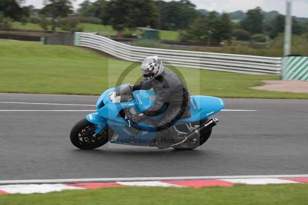 Motorcycle action photographs;event digital images;eventdigitalimages;no limits trackday;oulton park;oulton park circuit cheshire;oulton park photographs;peter wileman photography;trackday;trackday digital images;trackday photos