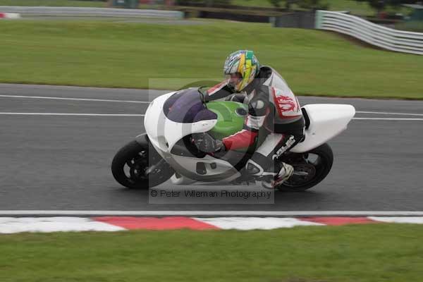 Motorcycle action photographs;event digital images;eventdigitalimages;no limits trackday;oulton park;oulton park circuit cheshire;oulton park photographs;peter wileman photography;trackday;trackday digital images;trackday photos