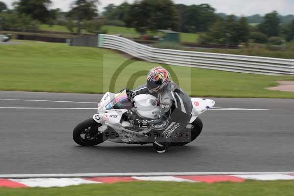 Motorcycle action photographs;event digital images;eventdigitalimages;no limits trackday;oulton park;oulton park circuit cheshire;oulton park photographs;peter wileman photography;trackday;trackday digital images;trackday photos