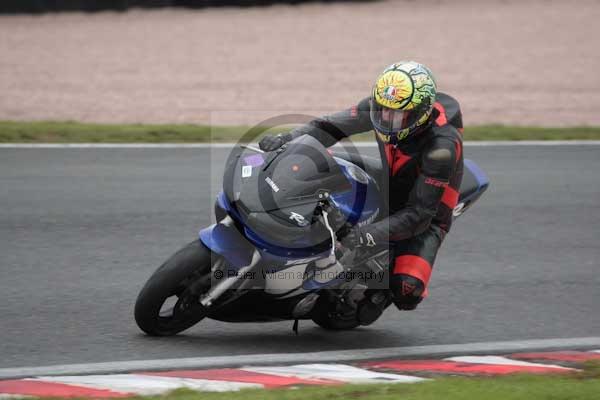 Motorcycle action photographs;event digital images;eventdigitalimages;no limits trackday;oulton park;oulton park circuit cheshire;oulton park photographs;peter wileman photography;trackday;trackday digital images;trackday photos