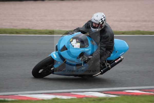 Motorcycle action photographs;event digital images;eventdigitalimages;no limits trackday;oulton park;oulton park circuit cheshire;oulton park photographs;peter wileman photography;trackday;trackday digital images;trackday photos