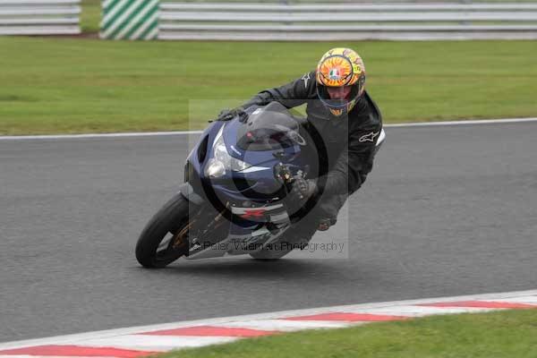 Motorcycle action photographs;event digital images;eventdigitalimages;no limits trackday;oulton park;oulton park circuit cheshire;oulton park photographs;peter wileman photography;trackday;trackday digital images;trackday photos