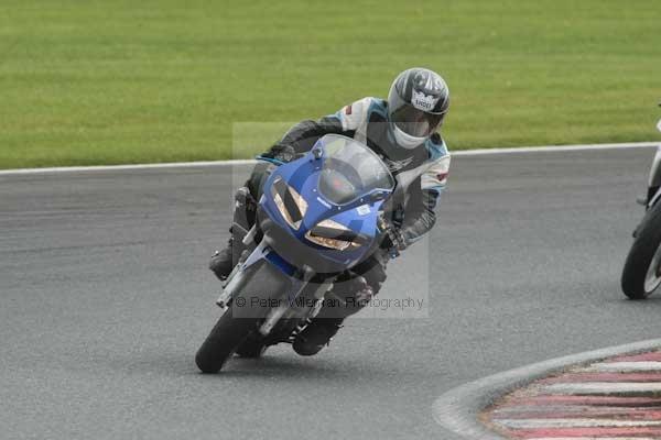 Motorcycle action photographs;event digital images;eventdigitalimages;no limits trackday;oulton park;oulton park circuit cheshire;oulton park photographs;peter wileman photography;trackday;trackday digital images;trackday photos