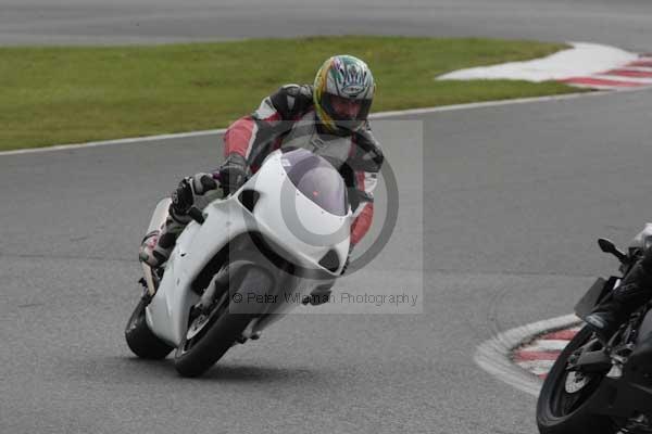 Motorcycle action photographs;event digital images;eventdigitalimages;no limits trackday;oulton park;oulton park circuit cheshire;oulton park photographs;peter wileman photography;trackday;trackday digital images;trackday photos