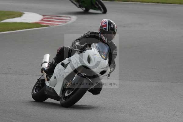 Motorcycle action photographs;event digital images;eventdigitalimages;no limits trackday;oulton park;oulton park circuit cheshire;oulton park photographs;peter wileman photography;trackday;trackday digital images;trackday photos