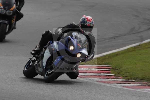 Motorcycle action photographs;event digital images;eventdigitalimages;no limits trackday;oulton park;oulton park circuit cheshire;oulton park photographs;peter wileman photography;trackday;trackday digital images;trackday photos