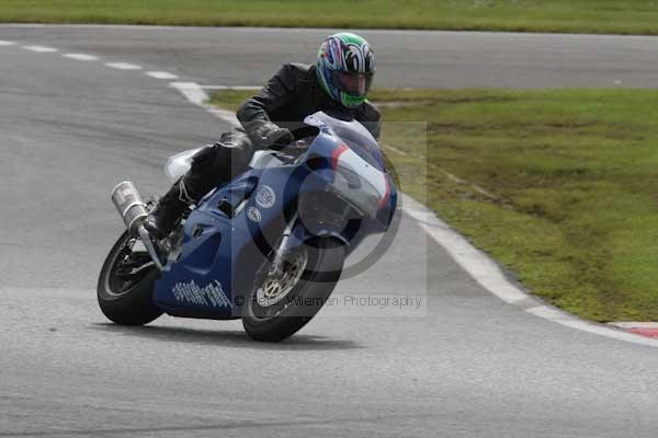 Motorcycle action photographs;event digital images;eventdigitalimages;no limits trackday;oulton park;oulton park circuit cheshire;oulton park photographs;peter wileman photography;trackday;trackday digital images;trackday photos