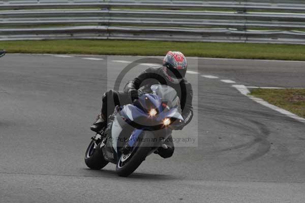 Motorcycle action photographs;event digital images;eventdigitalimages;no limits trackday;oulton park;oulton park circuit cheshire;oulton park photographs;peter wileman photography;trackday;trackday digital images;trackday photos