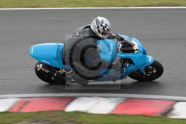 Motorcycle action photographs;event digital images;eventdigitalimages;no limits trackday;oulton park;oulton park circuit cheshire;oulton park photographs;peter wileman photography;trackday;trackday digital images;trackday photos