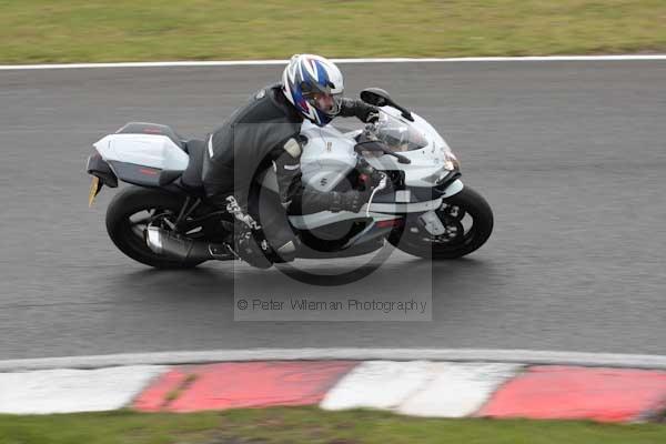 Motorcycle action photographs;event digital images;eventdigitalimages;no limits trackday;oulton park;oulton park circuit cheshire;oulton park photographs;peter wileman photography;trackday;trackday digital images;trackday photos