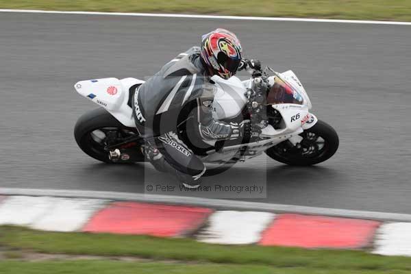 Motorcycle action photographs;event digital images;eventdigitalimages;no limits trackday;oulton park;oulton park circuit cheshire;oulton park photographs;peter wileman photography;trackday;trackday digital images;trackday photos