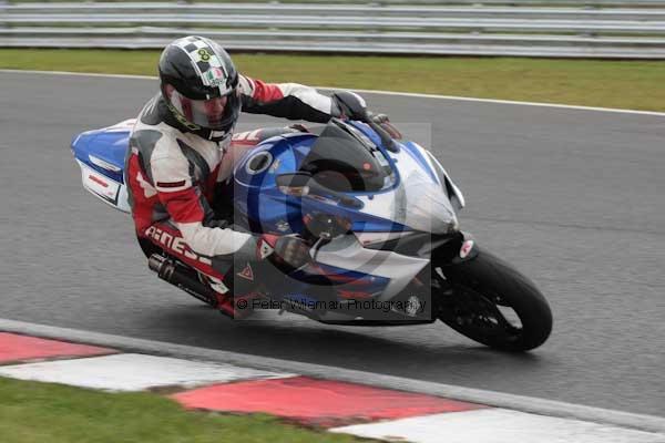 Motorcycle action photographs;event digital images;eventdigitalimages;no limits trackday;oulton park;oulton park circuit cheshire;oulton park photographs;peter wileman photography;trackday;trackday digital images;trackday photos