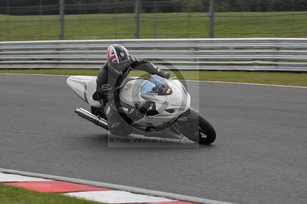 Motorcycle action photographs;event digital images;eventdigitalimages;no limits trackday;oulton park;oulton park circuit cheshire;oulton park photographs;peter wileman photography;trackday;trackday digital images;trackday photos