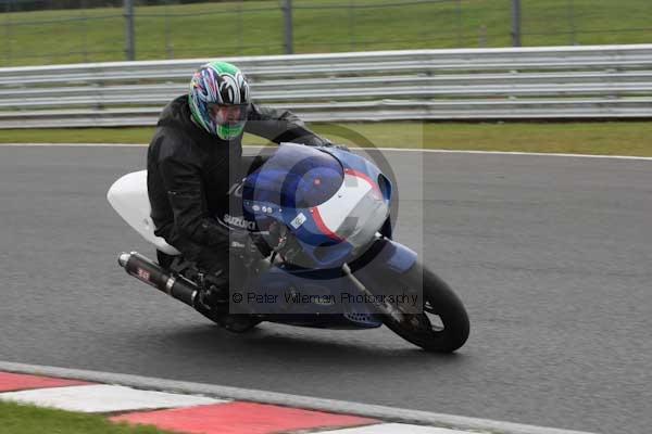 Motorcycle action photographs;event digital images;eventdigitalimages;no limits trackday;oulton park;oulton park circuit cheshire;oulton park photographs;peter wileman photography;trackday;trackday digital images;trackday photos