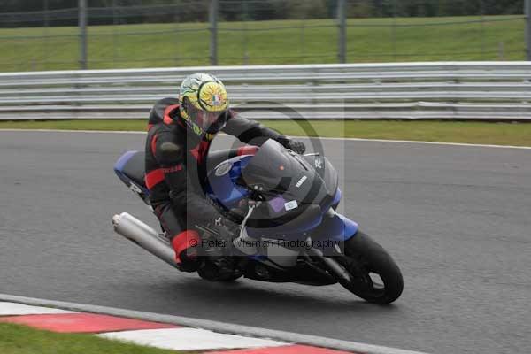 Motorcycle action photographs;event digital images;eventdigitalimages;no limits trackday;oulton park;oulton park circuit cheshire;oulton park photographs;peter wileman photography;trackday;trackday digital images;trackday photos