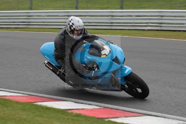 Motorcycle action photographs;event digital images;eventdigitalimages;no limits trackday;oulton park;oulton park circuit cheshire;oulton park photographs;peter wileman photography;trackday;trackday digital images;trackday photos