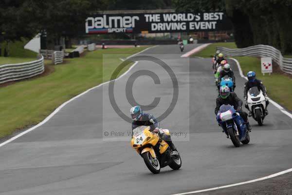 Motorcycle action photographs;event digital images;eventdigitalimages;no limits trackday;oulton park;oulton park circuit cheshire;oulton park photographs;peter wileman photography;trackday;trackday digital images;trackday photos