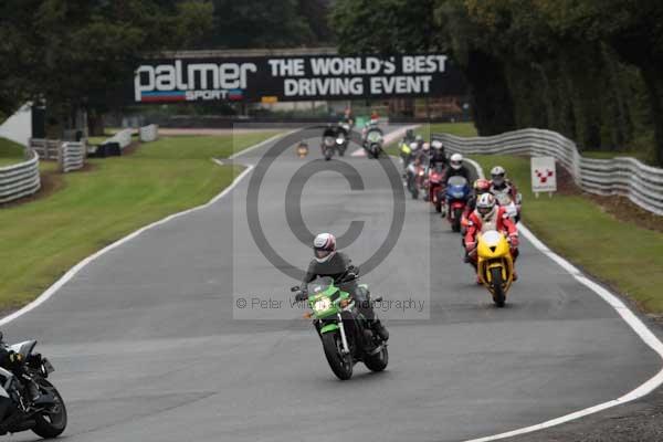 Motorcycle action photographs;event digital images;eventdigitalimages;no limits trackday;oulton park;oulton park circuit cheshire;oulton park photographs;peter wileman photography;trackday;trackday digital images;trackday photos