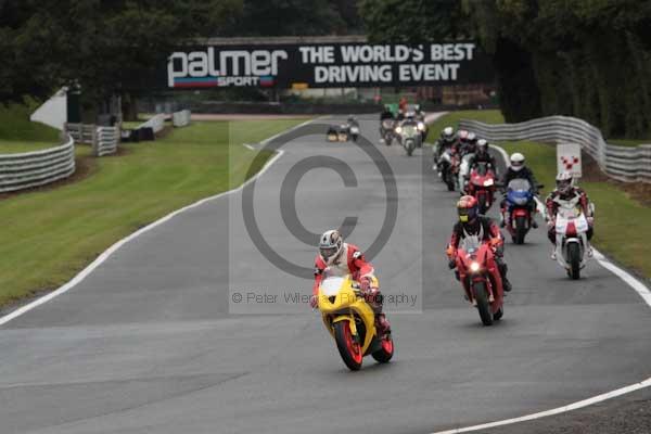 Motorcycle action photographs;event digital images;eventdigitalimages;no limits trackday;oulton park;oulton park circuit cheshire;oulton park photographs;peter wileman photography;trackday;trackday digital images;trackday photos