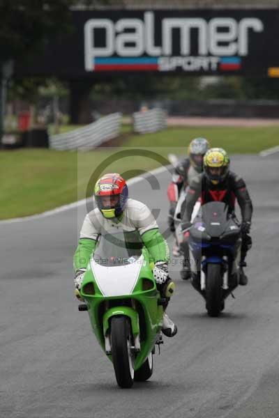 Motorcycle action photographs;event digital images;eventdigitalimages;no limits trackday;oulton park;oulton park circuit cheshire;oulton park photographs;peter wileman photography;trackday;trackday digital images;trackday photos