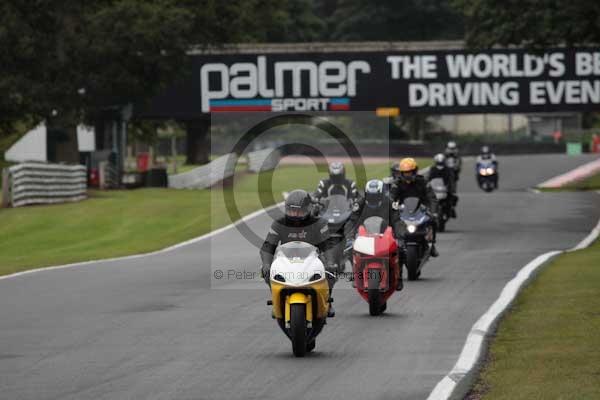 Motorcycle action photographs;event digital images;eventdigitalimages;no limits trackday;oulton park;oulton park circuit cheshire;oulton park photographs;peter wileman photography;trackday;trackday digital images;trackday photos