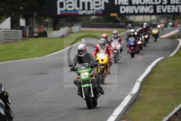 Motorcycle action photographs;event digital images;eventdigitalimages;no limits trackday;oulton park;oulton park circuit cheshire;oulton park photographs;peter wileman photography;trackday;trackday digital images;trackday photos