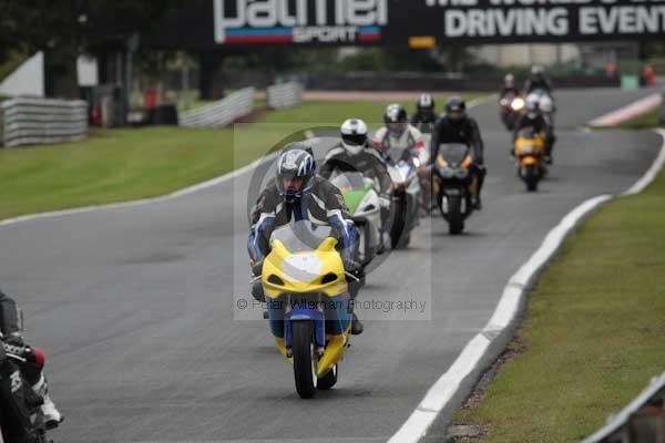 Motorcycle action photographs;event digital images;eventdigitalimages;no limits trackday;oulton park;oulton park circuit cheshire;oulton park photographs;peter wileman photography;trackday;trackday digital images;trackday photos