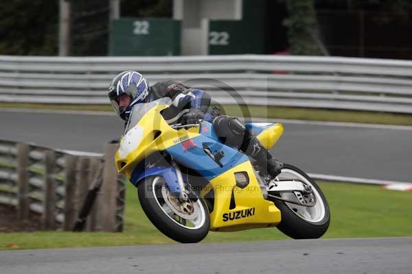 Motorcycle action photographs;event digital images;eventdigitalimages;no limits trackday;oulton park;oulton park circuit cheshire;oulton park photographs;peter wileman photography;trackday;trackday digital images;trackday photos