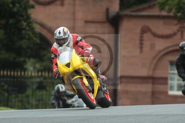 Motorcycle action photographs;event digital images;eventdigitalimages;no limits trackday;oulton park;oulton park circuit cheshire;oulton park photographs;peter wileman photography;trackday;trackday digital images;trackday photos