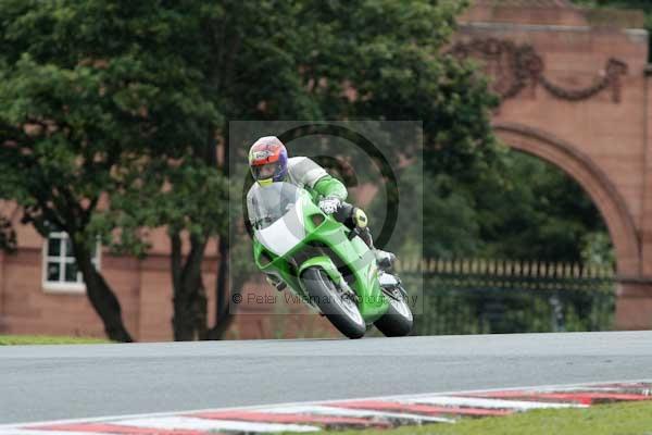 Motorcycle action photographs;event digital images;eventdigitalimages;no limits trackday;oulton park;oulton park circuit cheshire;oulton park photographs;peter wileman photography;trackday;trackday digital images;trackday photos