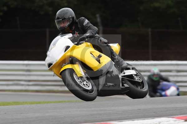 Motorcycle action photographs;event digital images;eventdigitalimages;no limits trackday;oulton park;oulton park circuit cheshire;oulton park photographs;peter wileman photography;trackday;trackday digital images;trackday photos