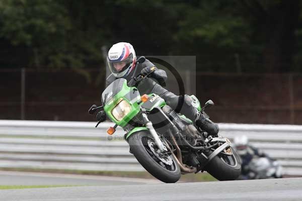 Motorcycle action photographs;event digital images;eventdigitalimages;no limits trackday;oulton park;oulton park circuit cheshire;oulton park photographs;peter wileman photography;trackday;trackday digital images;trackday photos