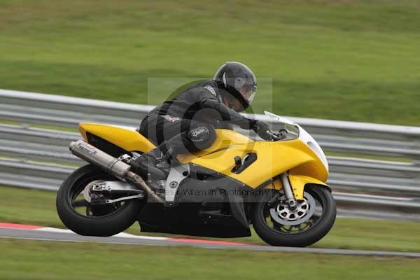 Motorcycle action photographs;event digital images;eventdigitalimages;no limits trackday;oulton park;oulton park circuit cheshire;oulton park photographs;peter wileman photography;trackday;trackday digital images;trackday photos