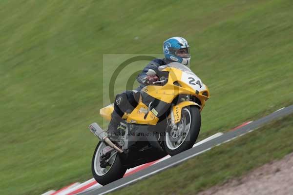 Motorcycle action photographs;event digital images;eventdigitalimages;no limits trackday;oulton park;oulton park circuit cheshire;oulton park photographs;peter wileman photography;trackday;trackday digital images;trackday photos