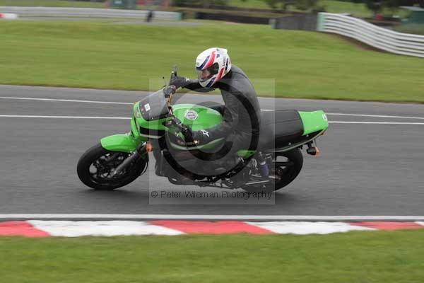 Motorcycle action photographs;event digital images;eventdigitalimages;no limits trackday;oulton park;oulton park circuit cheshire;oulton park photographs;peter wileman photography;trackday;trackday digital images;trackday photos