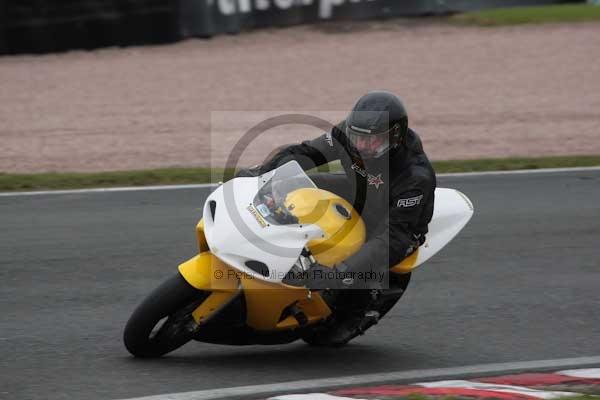 Motorcycle action photographs;event digital images;eventdigitalimages;no limits trackday;oulton park;oulton park circuit cheshire;oulton park photographs;peter wileman photography;trackday;trackday digital images;trackday photos