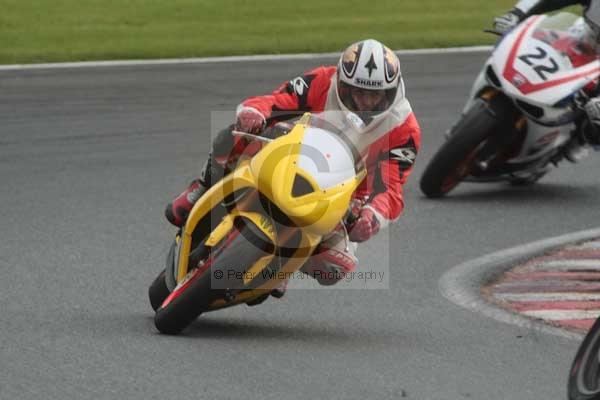 Motorcycle action photographs;event digital images;eventdigitalimages;no limits trackday;oulton park;oulton park circuit cheshire;oulton park photographs;peter wileman photography;trackday;trackday digital images;trackday photos