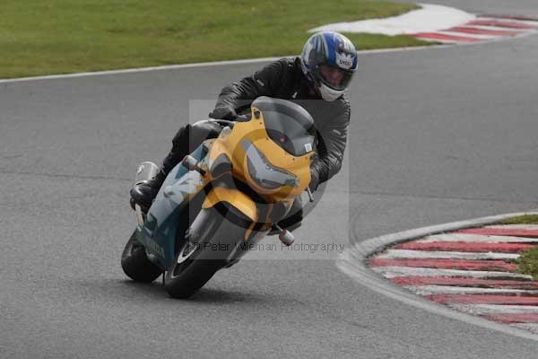 Motorcycle action photographs;event digital images;eventdigitalimages;no limits trackday;oulton park;oulton park circuit cheshire;oulton park photographs;peter wileman photography;trackday;trackday digital images;trackday photos