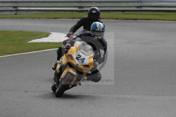 Motorcycle action photographs;event digital images;eventdigitalimages;no limits trackday;oulton park;oulton park circuit cheshire;oulton park photographs;peter wileman photography;trackday;trackday digital images;trackday photos