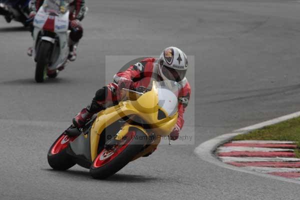 Motorcycle action photographs;event digital images;eventdigitalimages;no limits trackday;oulton park;oulton park circuit cheshire;oulton park photographs;peter wileman photography;trackday;trackday digital images;trackday photos