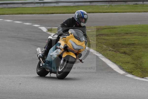 Motorcycle action photographs;event digital images;eventdigitalimages;no limits trackday;oulton park;oulton park circuit cheshire;oulton park photographs;peter wileman photography;trackday;trackday digital images;trackday photos