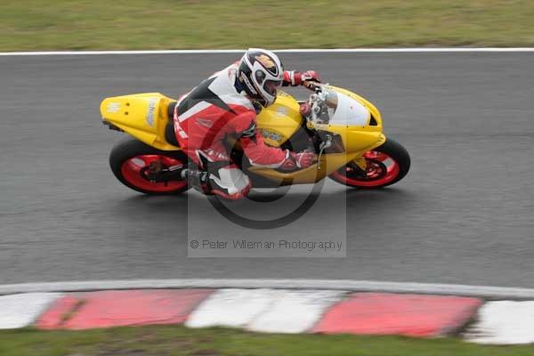 Motorcycle action photographs;event digital images;eventdigitalimages;no limits trackday;oulton park;oulton park circuit cheshire;oulton park photographs;peter wileman photography;trackday;trackday digital images;trackday photos