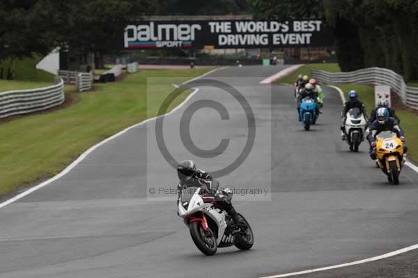 Motorcycle action photographs;event digital images;eventdigitalimages;no limits trackday;oulton park;oulton park circuit cheshire;oulton park photographs;peter wileman photography;trackday;trackday digital images;trackday photos