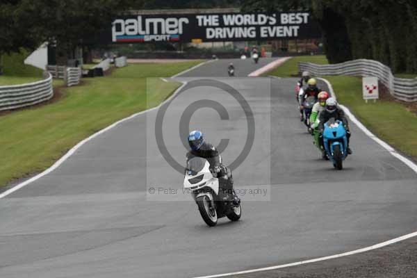 Motorcycle action photographs;event digital images;eventdigitalimages;no limits trackday;oulton park;oulton park circuit cheshire;oulton park photographs;peter wileman photography;trackday;trackday digital images;trackday photos