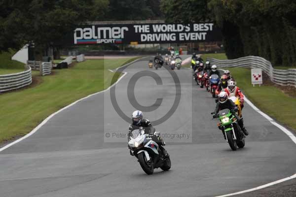 Motorcycle action photographs;event digital images;eventdigitalimages;no limits trackday;oulton park;oulton park circuit cheshire;oulton park photographs;peter wileman photography;trackday;trackday digital images;trackday photos