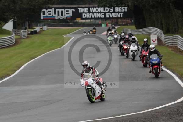 Motorcycle action photographs;event digital images;eventdigitalimages;no limits trackday;oulton park;oulton park circuit cheshire;oulton park photographs;peter wileman photography;trackday;trackday digital images;trackday photos