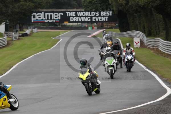 Motorcycle action photographs;event digital images;eventdigitalimages;no limits trackday;oulton park;oulton park circuit cheshire;oulton park photographs;peter wileman photography;trackday;trackday digital images;trackday photos